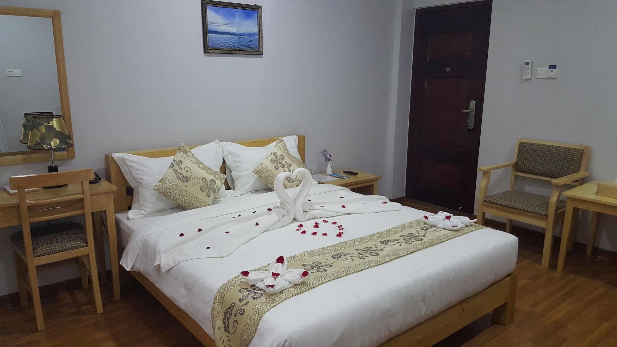 Asian Smile Hotel Yangon Exterior foto